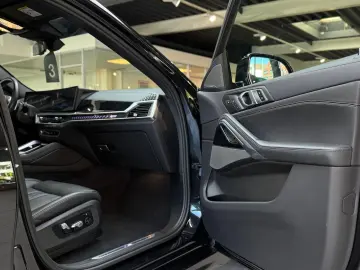 BMW X6 30 d xD M Sport Pano SKY HuD Luftf Massage