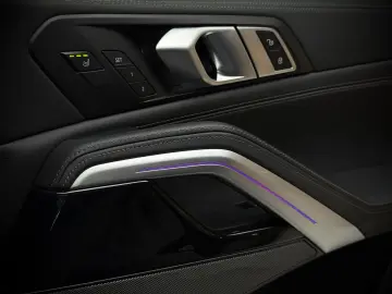 BMW X6 30 d xD M Sport Pano SKY HuD Luftf Massage