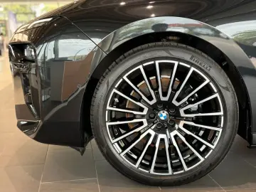 BMW 740d xDrive Navi Leder Tempom.aktiv
