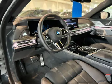 BMW 740d xDrive Navi Leder Tempom.aktiv
