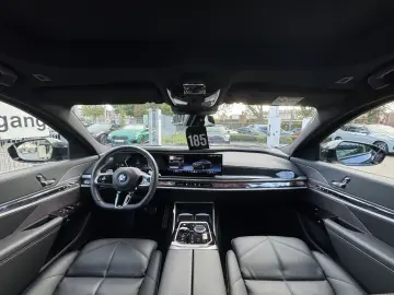 BMW 740d xDrive M Sport Pano TV StHzg Autobahnas B&W