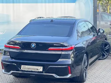 BMW 740d xDrive M Sport Pano TV StHzg Autobahnas B&W
