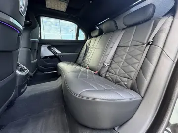 BMW 740d xDrive M Sport Pano TV StHzg Autobahnas B&W