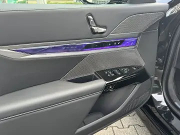 BMW 740d xDrive M Sport Pano TV StHzg Autobahnas B&W
