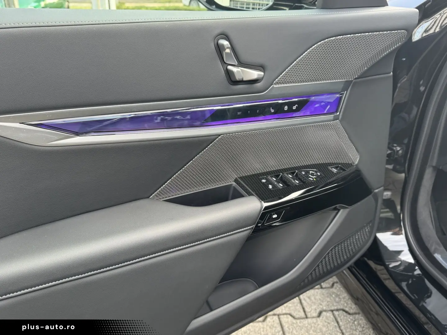 BMW 740d xDrive M Sport Pano TV StHzg Autobahnas B&W