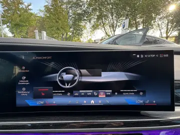 BMW 740d xDrive M Sport Pano TV StHzg Autobahnas B&W