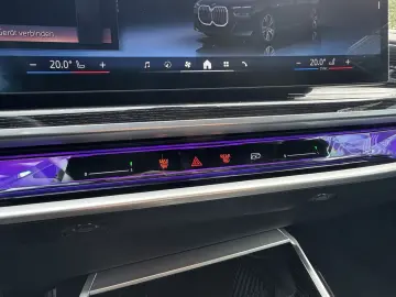 BMW 740d xDrive M Sport Pano TV StHzg Autobahnas B&W