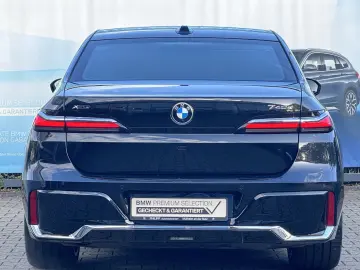 BMW 740d xDrive M Sport Pano TV StHzg Autobahnas B&W