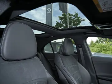 MERCEDES-BENZ E 200 AMG NIGHT SHZ DISTRONIC PONORAMA 360