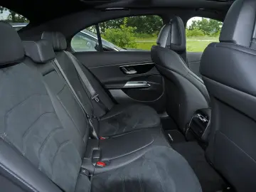 MERCEDES-BENZ E 200 AMG NIGHT SHZ DISTRONIC PONORAMA 360