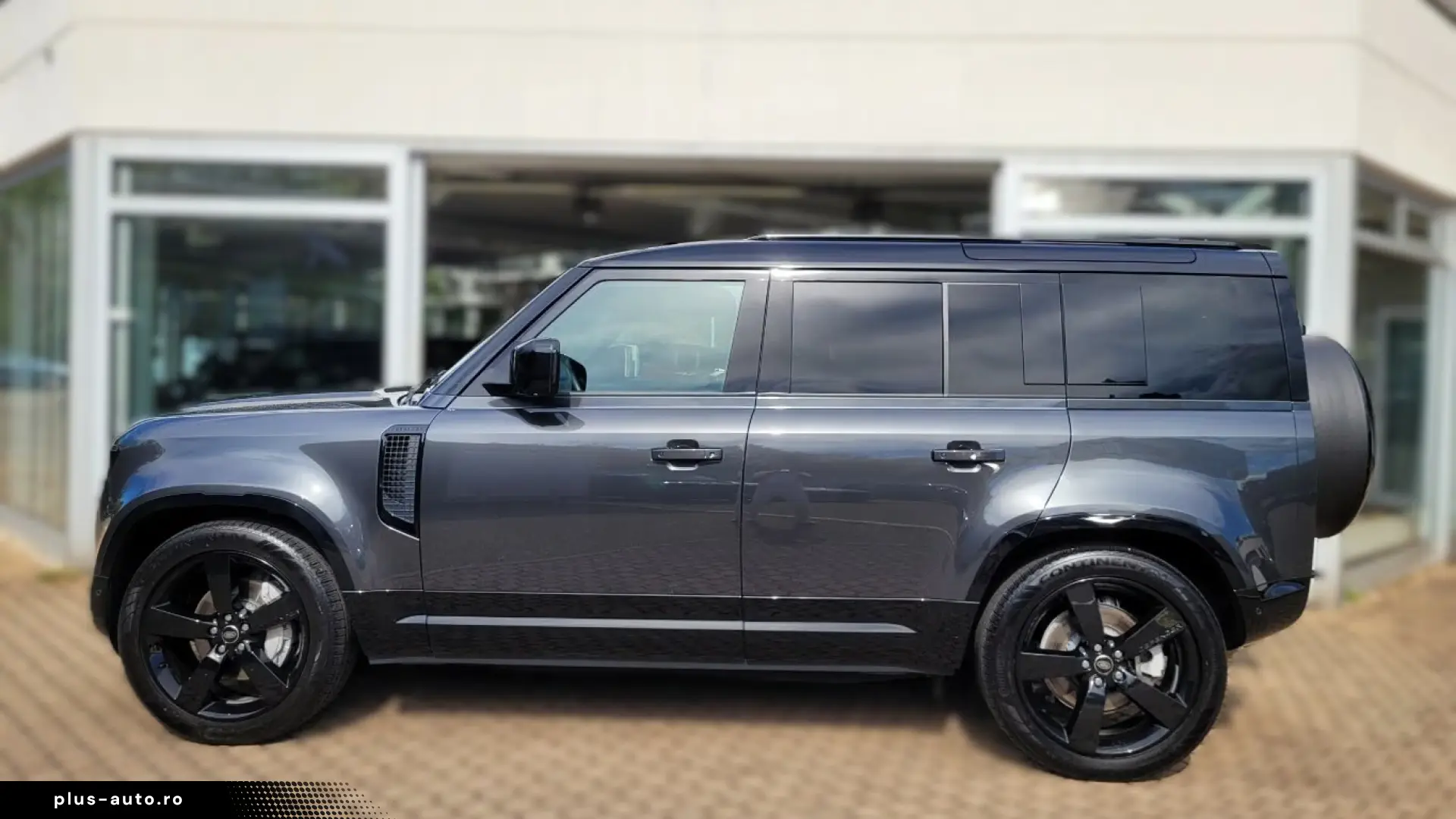 Land Rover Defender 110 D300 X-Dynamic