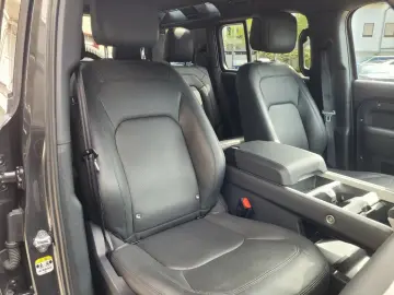 Land Rover Defender 110 D300 X-Dynamic