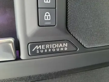Land Rover Defender 110 D300 X-Dynamic