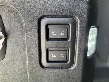Land Rover Defender 110 D300 X-Dynamic