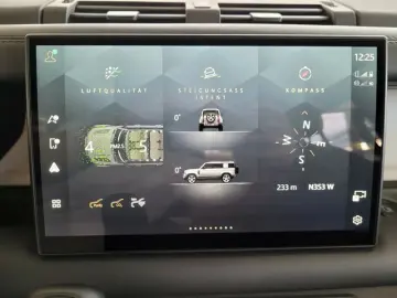 Land Rover Defender 110 D300 X-Dynamic