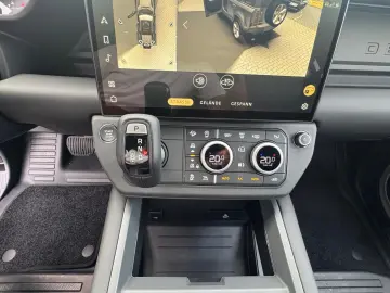 Land Rover Defender 5.0 P425 110