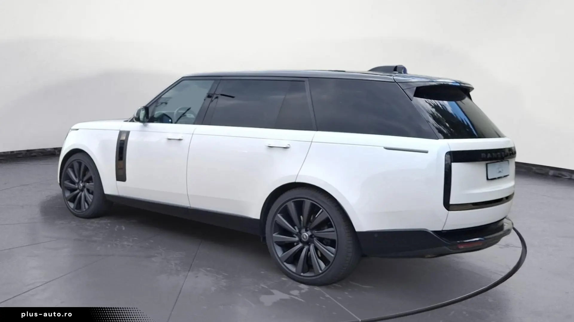Land Rover Range Rover P615 LWB SV Signature