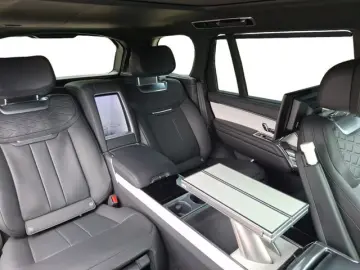 Land Rover Range Rover P615 LWB SV Signature