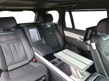 Land Rover Range Rover P615 LWB SV Signature