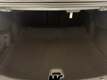 Mercedes-Benz E 200 Lim AMG DISTR WIDESCR 19Z KAM MEMORY