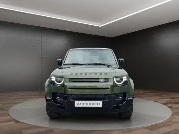 Land Rover Defender 110 D250 X-Dynamic SE
