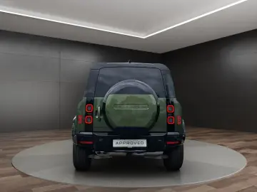 Land Rover Defender 110 D250 X-Dynamic SE