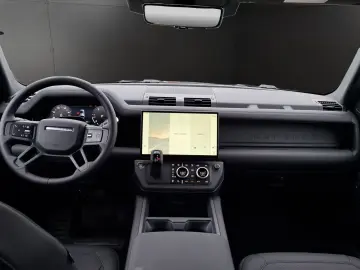 Land Rover Defender 110 D250 X-Dynamic SE