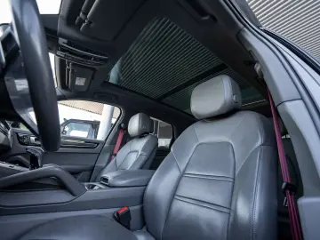 PORSCHE CAYENNE LIVRARE RAPIDA