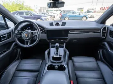 PORSCHE CAYENNE LIVRARE RAPIDA