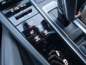 PORSCHE CAYENNE LIVRARE RAPIDA