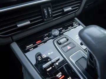 PORSCHE CAYENNE LIVRARE RAPIDA