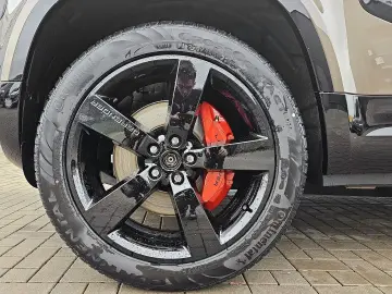 Land Rover Defender 110 P425 X