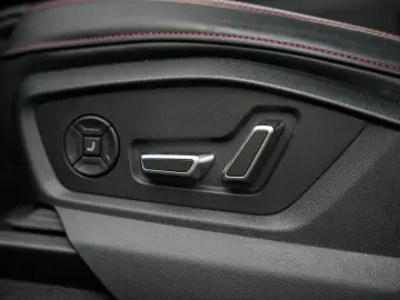 AUDI Q8 60 TFSI e quattro Pro Line S Competition   Na