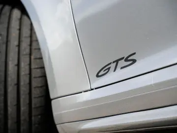 PORSCHE 992 3.0 Carrera 4 GTS
