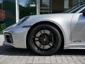 PORSCHE 992 3.0 Carrera 4 GTS