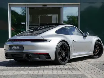 PORSCHE 992 3.0 Carrera 4 GTS