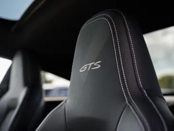 PORSCHE 992 3.0 Carrera 4 GTS