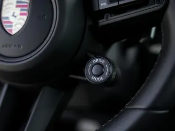 PORSCHE 992 3.0 Carrera 4 GTS
