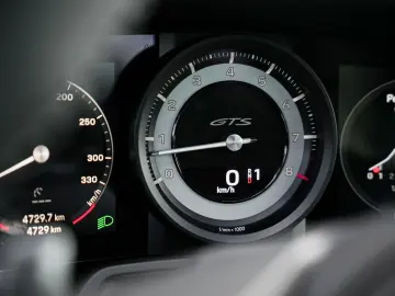 PORSCHE 992 3.0 Carrera 4 GTS