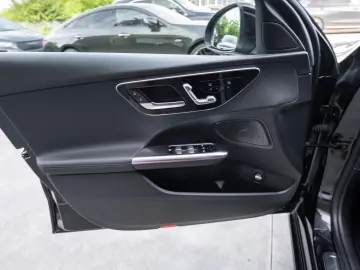 Mercedes-Benz C 200 4MATIC
