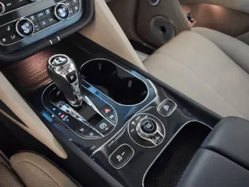 Bentley Bentayga 3.0 Hybrid Atelier Edition 4WD Autom