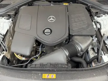 MERCEDES-BENZ E 200 Limousine AMG NIGHT KAMERA DISTR…