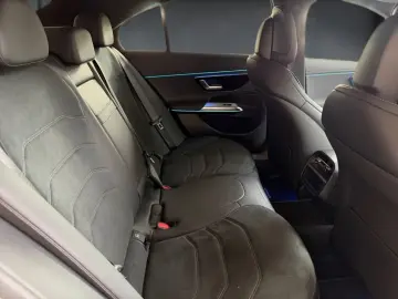 MERCEDES-BENZ E 200 Limousine AMG NIGHT KAMERA DISTR…