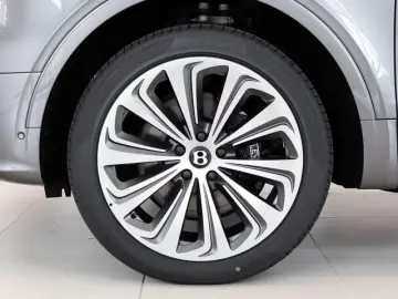 Bentley Bentayga Atelier Edition V8 von BENTLEY