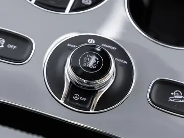 Bentley Bentayga Atelier Edition V8 von BENTLEY