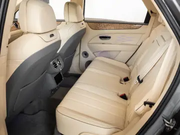 Bentley Bentayga Atelier Edition V8 von BENTLEY