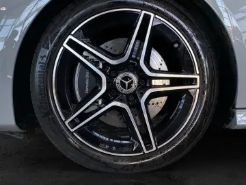 MERCEDES-BENZ CLA 200 AMG Line Night Distronic 360