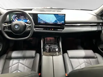 BMW 530e Panorama Head-Up DA&PAProf. H K