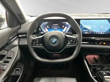 BMW 530e Panorama Head-Up DA&PAProf. H K