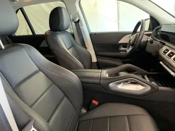 MERCEDES-BENZ GLE350 e 4M Distronic Kamera 19  AHG Leder